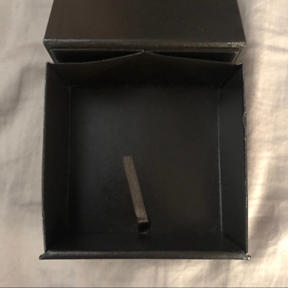 Authentic Michael Kors Box - Picture 9 of 12